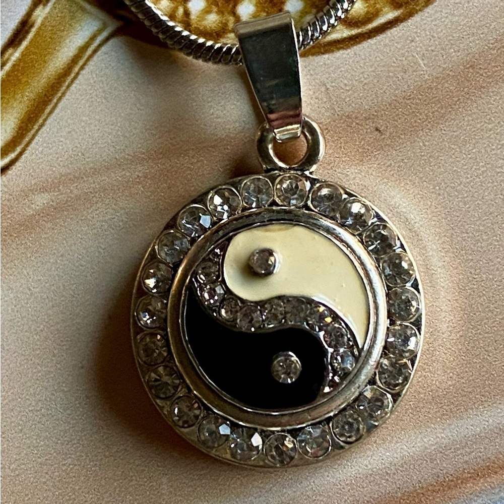 Vintage silver Pendant Necklace